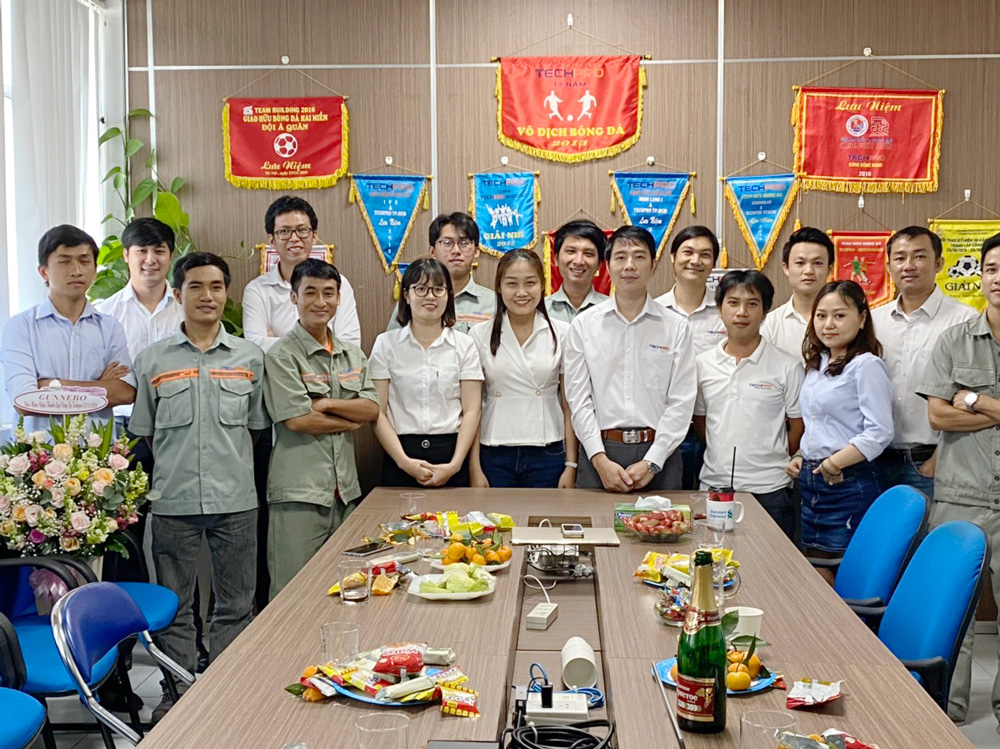 Chúc mừng 19 năm ngày thành lập công ty TECHPRO - văn phòng Hồ Chí Minh